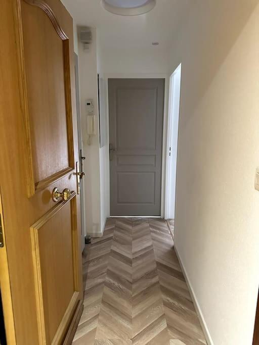 Appartement Cosy Avec Balcon Et Piscine Besancon Exterior photo